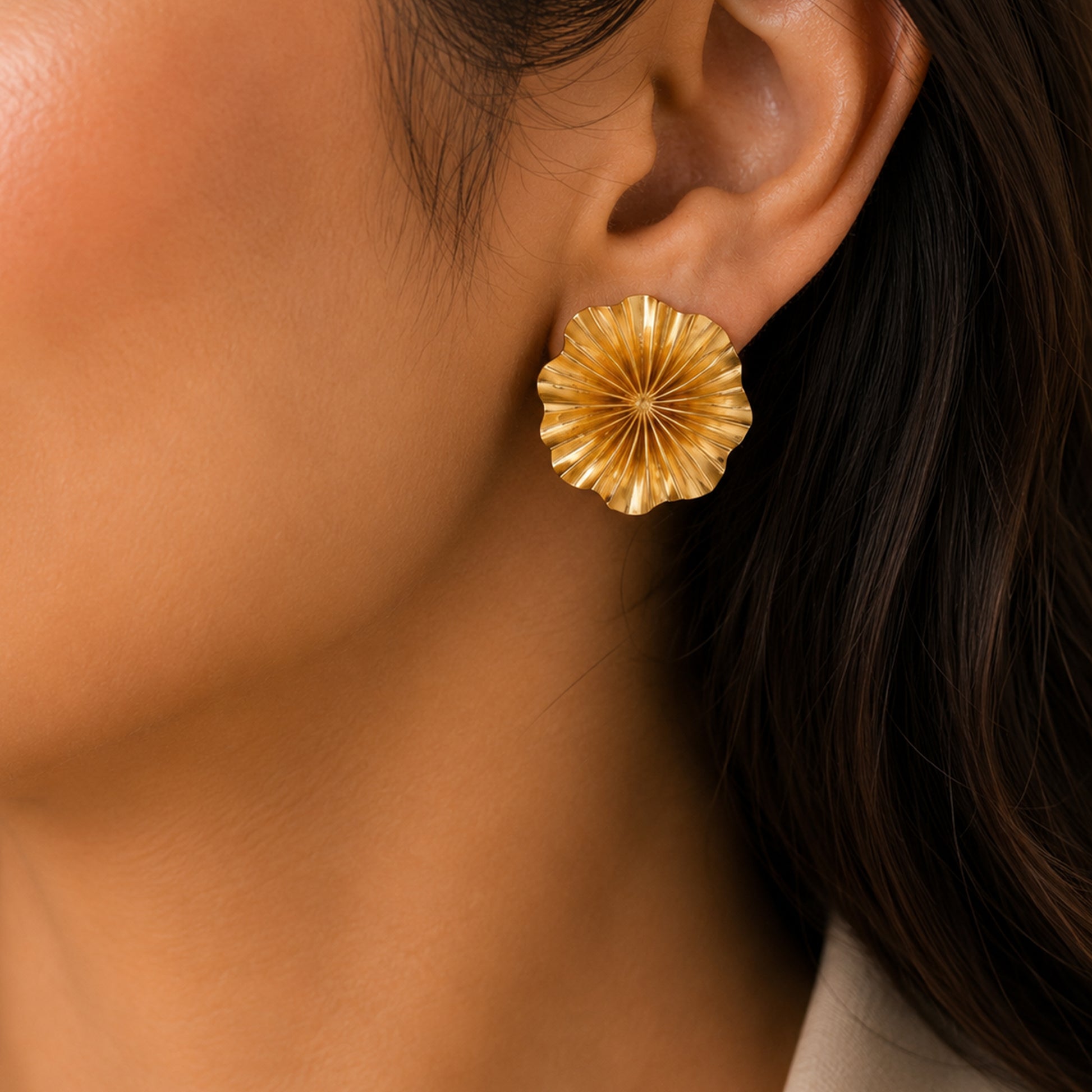 18K Gold Sunburst Stud Earrings by Manuvel Malabar Jewellers, detail view 4