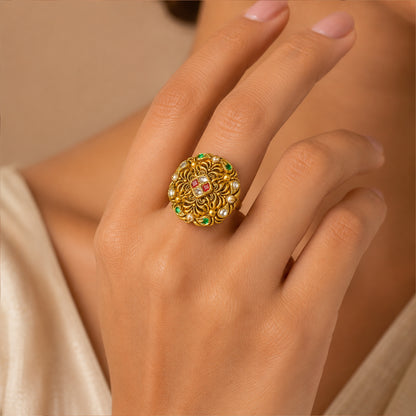 22K Antique Kundan Statement Ring by Manuvel Malabar Jewellers, detail view 5
